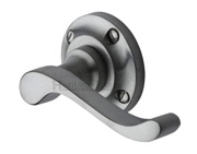 Heritage Brass Bedford Door Handles On Round Rose, Satin Chrome - V820-SC (sold in pairs)