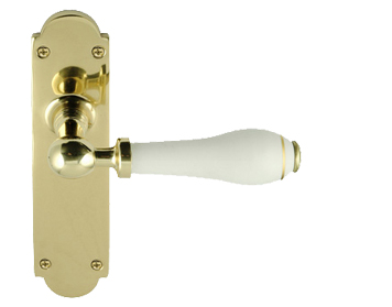 Chatsworth White Porcelain With Single Chrome Line Door Handles, Polished Brass Backplate - PBBUL29-WHI-1GL (sold in pairs)